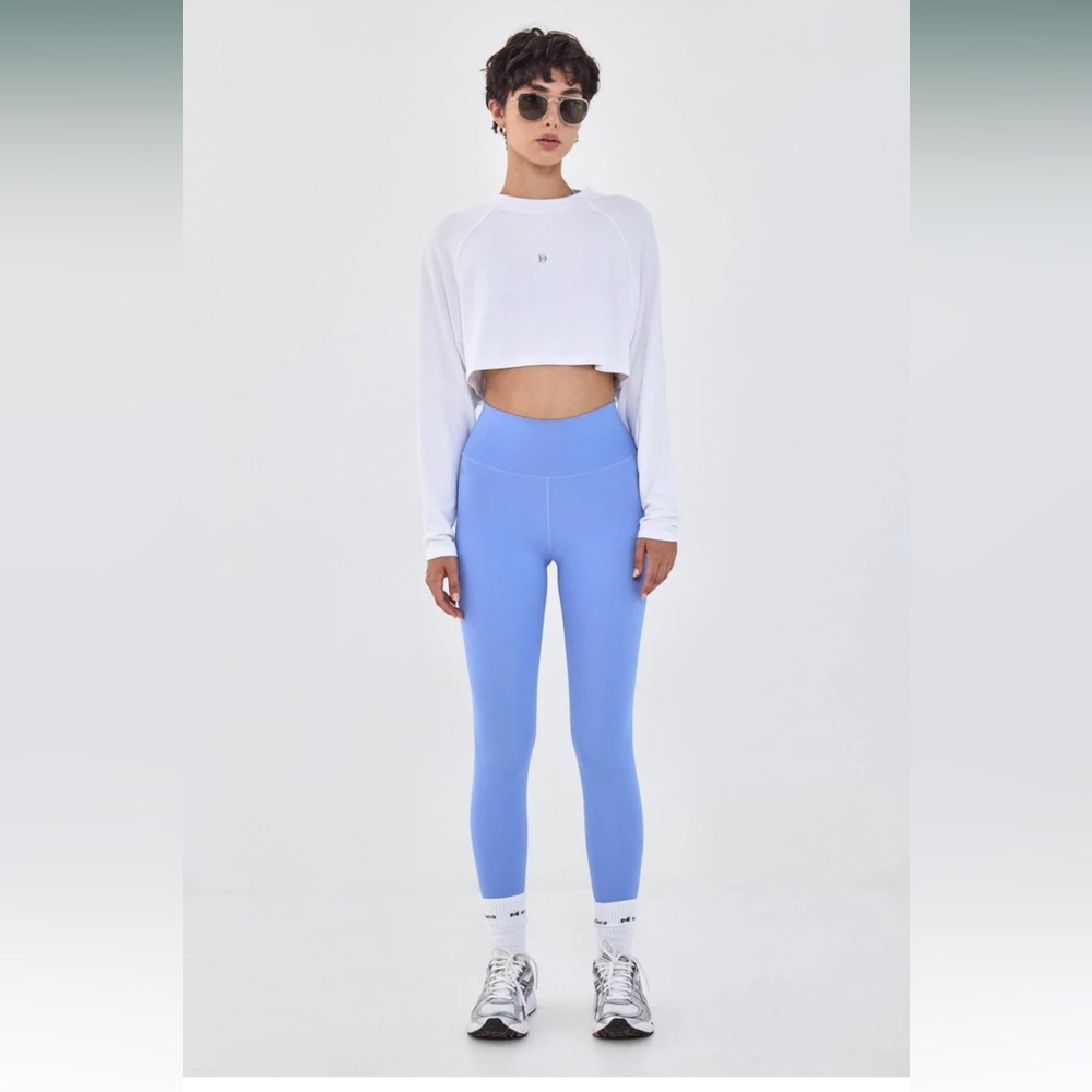 De Rococo Cropped Tee - Picture 5 of 5
